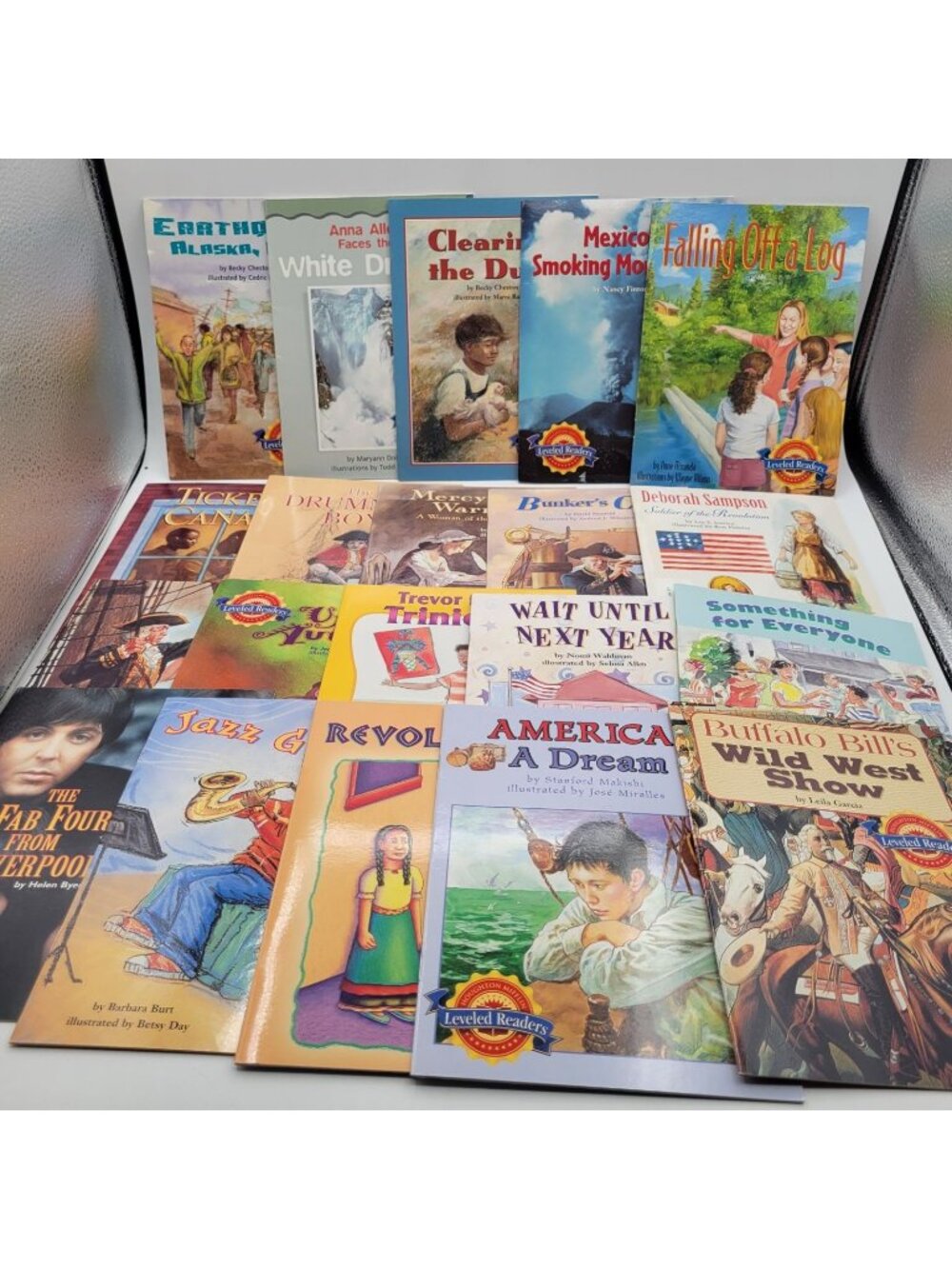 Houghton Mifflin Leveled Readers Huge Lot of 20 Booklet Books for Level 5  BK117